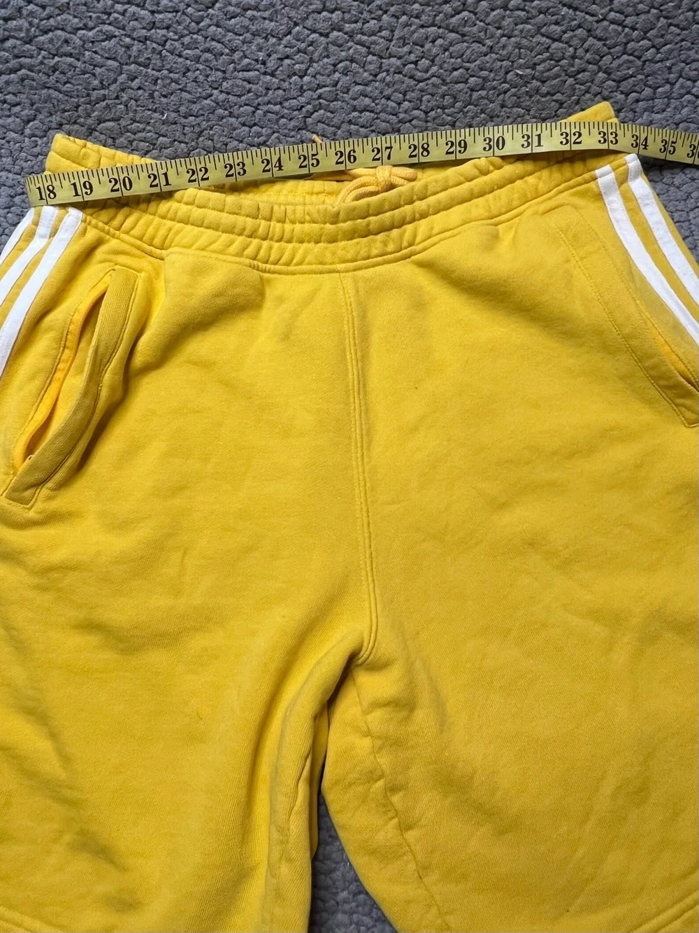 Adidas Originals Trefoil Shorts With Pockets Men’s Size Large Size Large Yellow